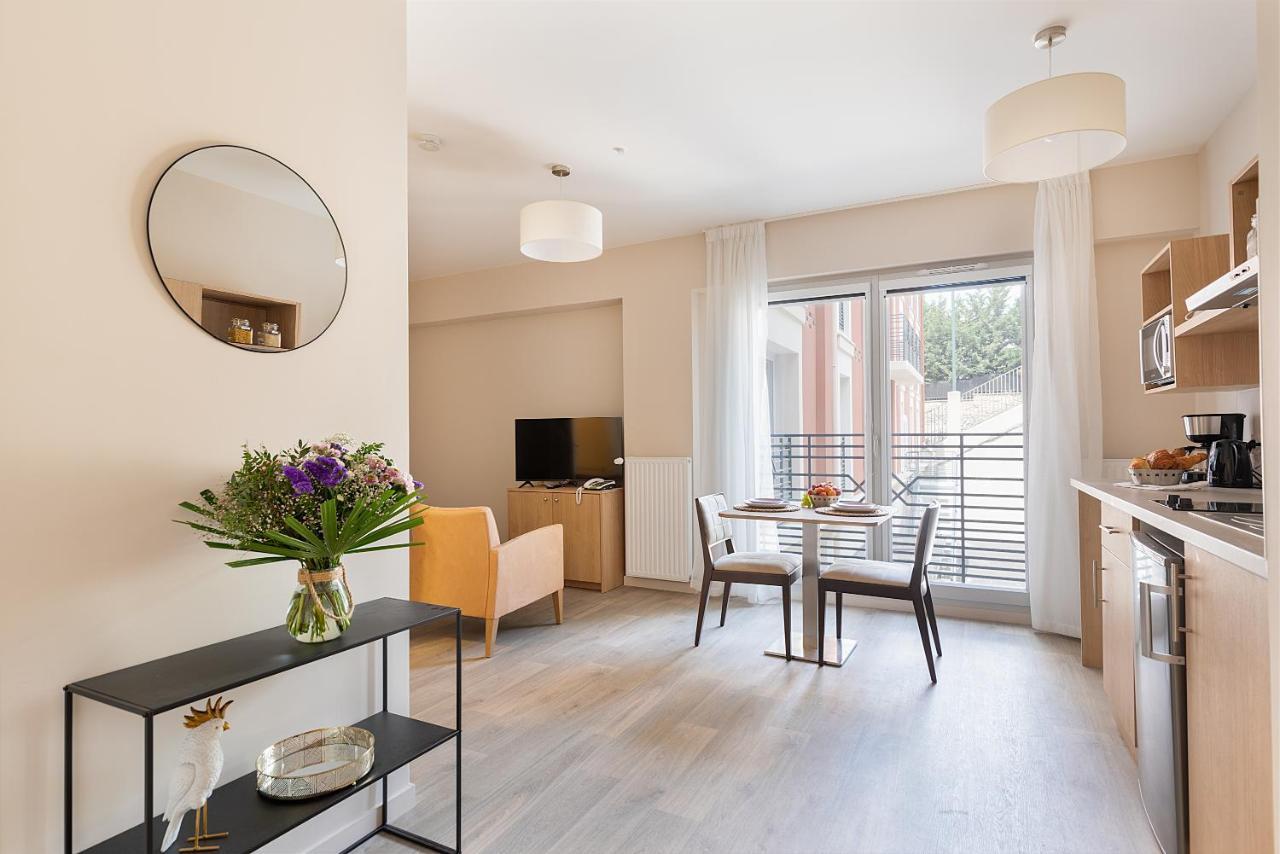 Zenao Appart'Hotels Le Raincy Экстерьер фото
